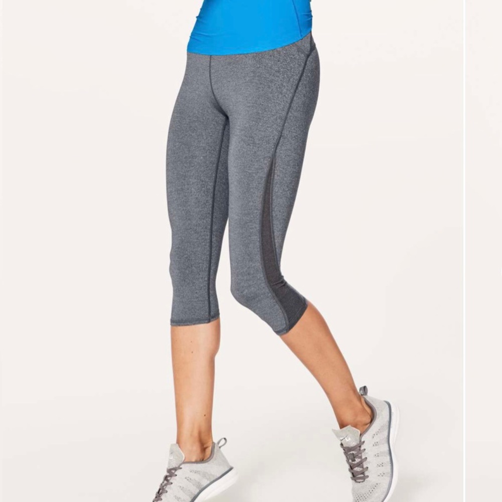LULULEMON Train Times Crop (17" ) in
Heathered Black - Like New, Size 4